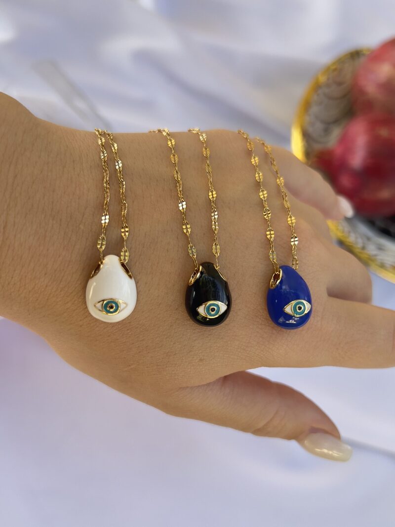 Amaryllis Eye Necklace