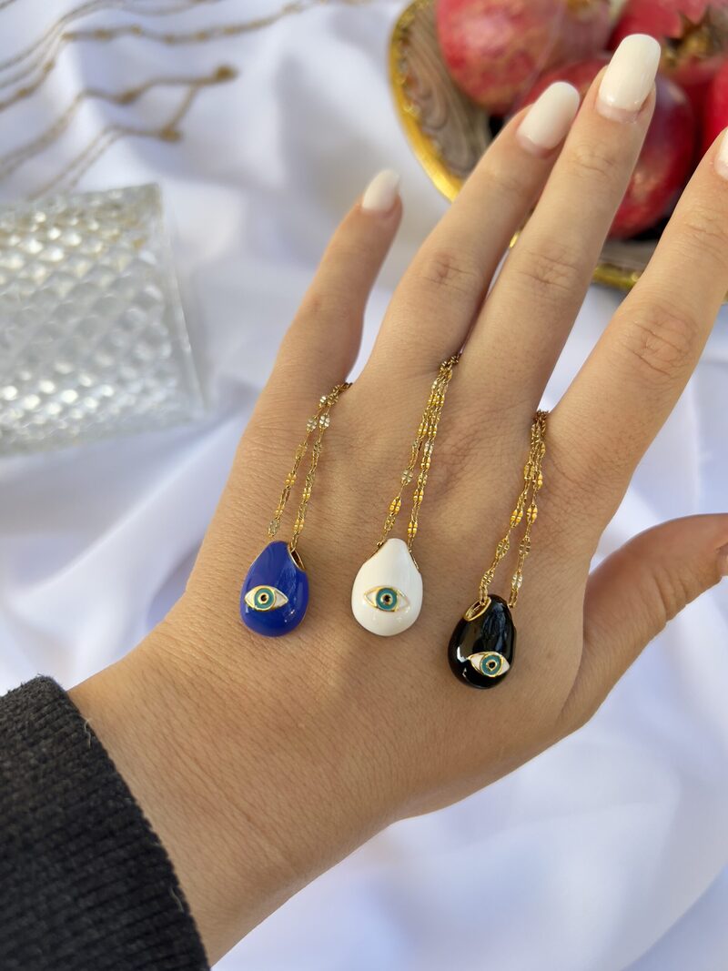 Amaryllis Eye Necklace