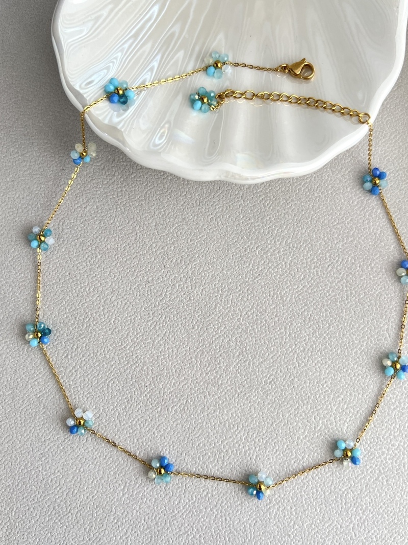 Bleu Daisy Necklace