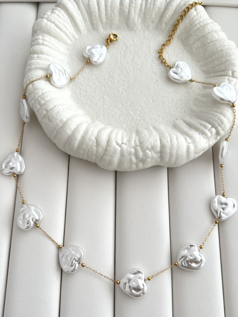 Pearly Heart Chain
