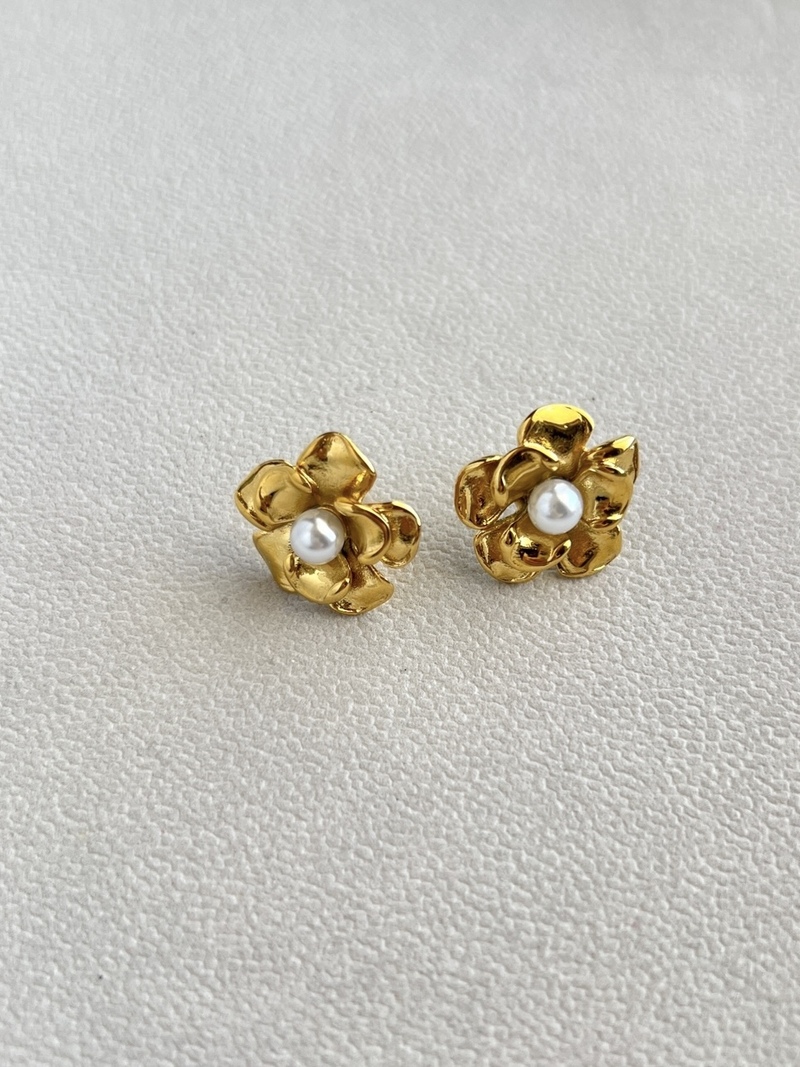Pearly Flower Earrings