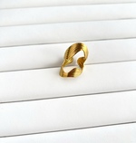 Wavy Ring