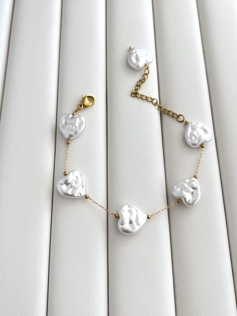 Pearly Heart Bracelet