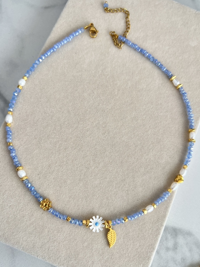 Sky Daisy Necklace