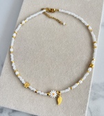 White Daisy Necklace