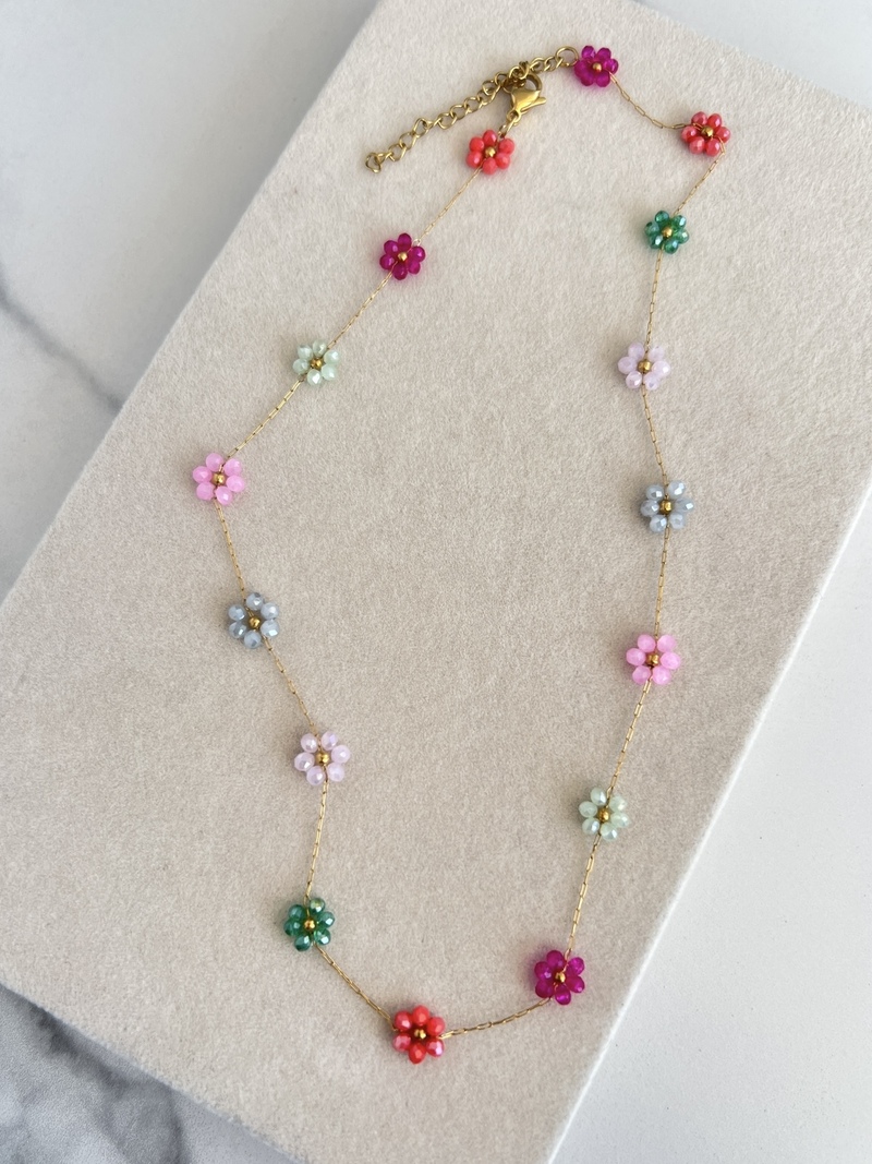 Colorful Daisy Necklace