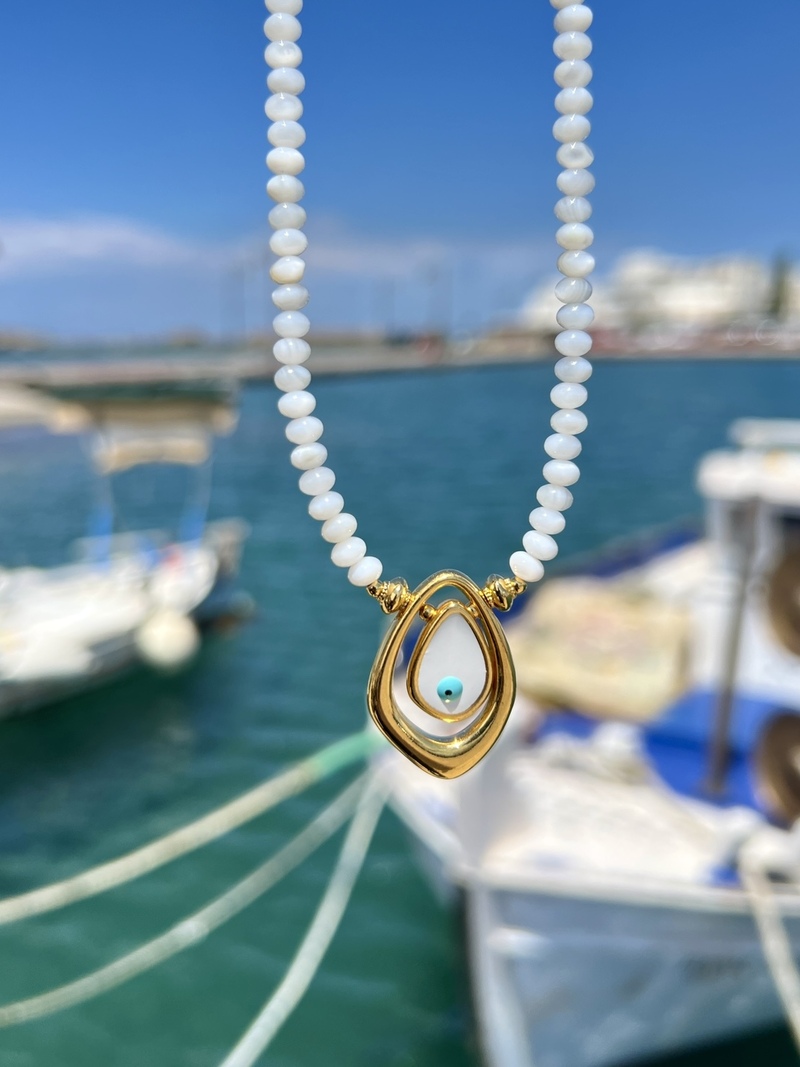 Summery Eye Necklace