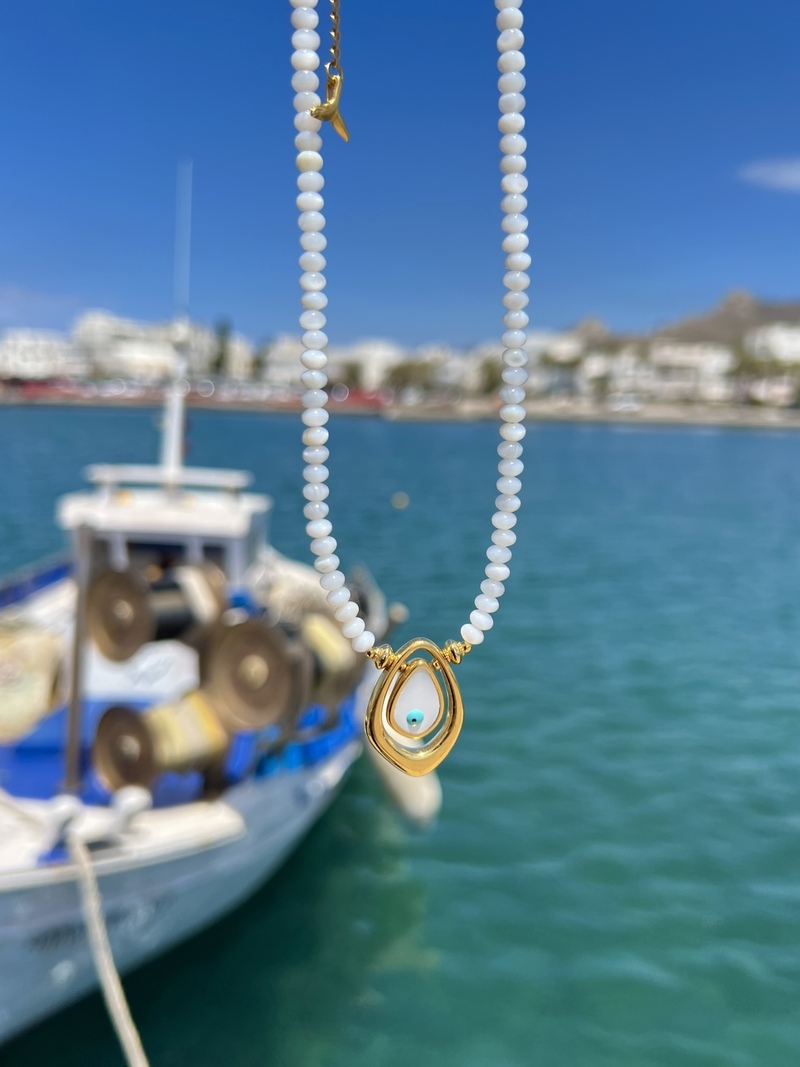 Summery Eye Necklace