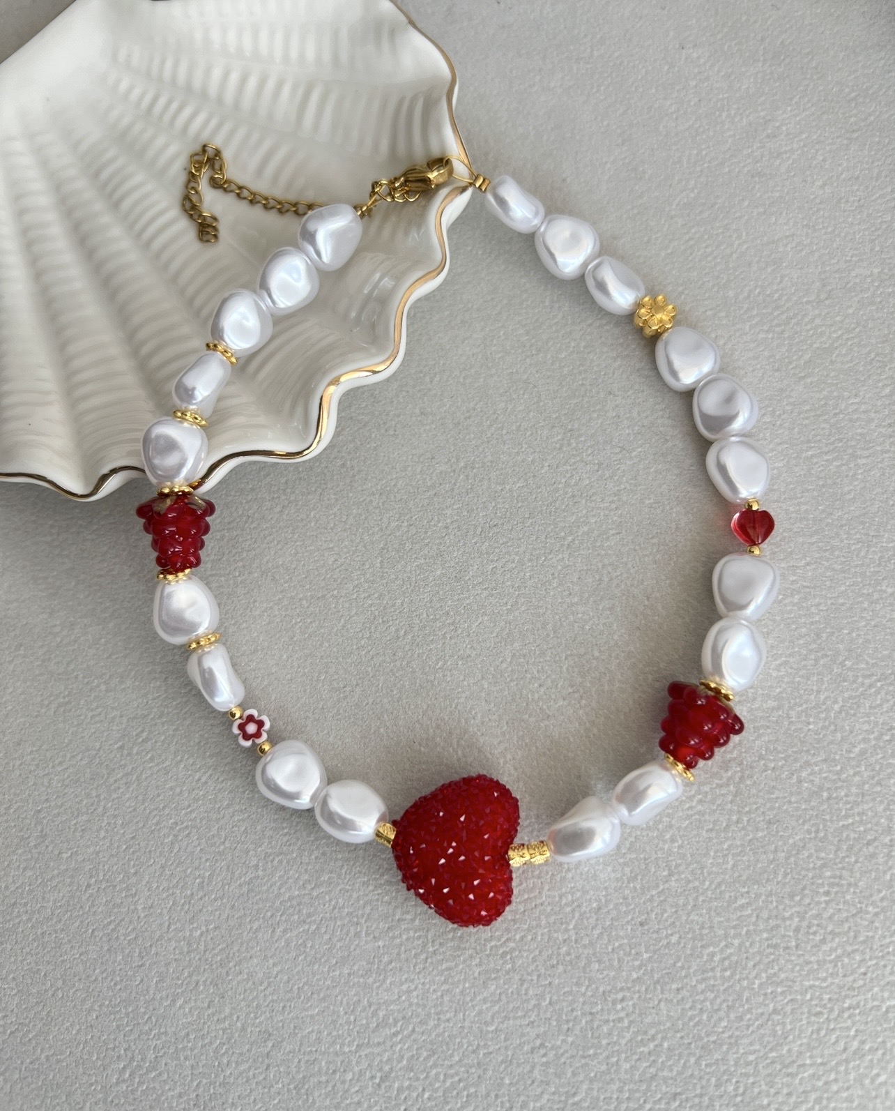 Screenshot Red Berry Necklace - Image 1