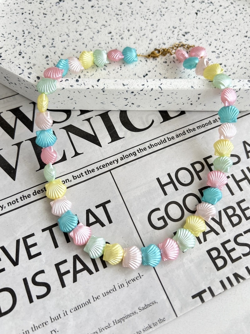 Happy Shelly Necklace