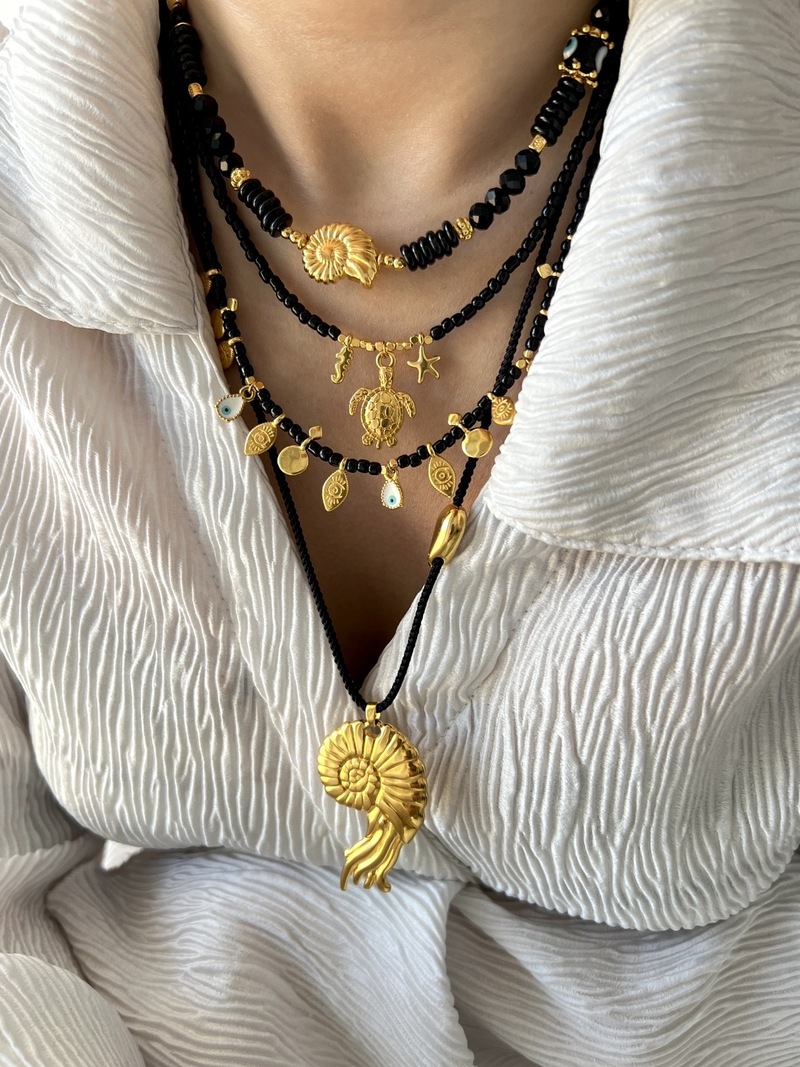 Noir Turtle Necklace