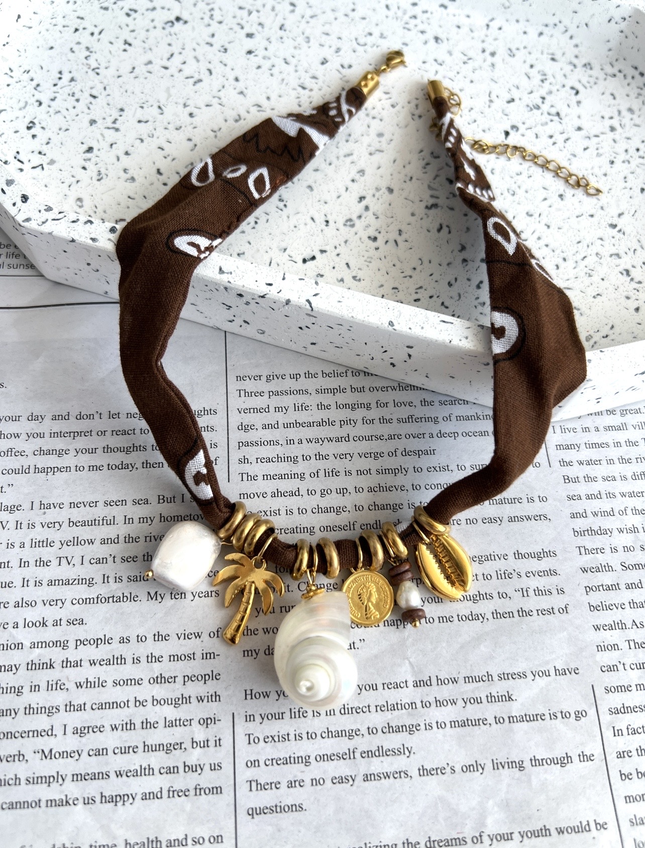 Screenshot Brown Bandana Necklace - Image 1