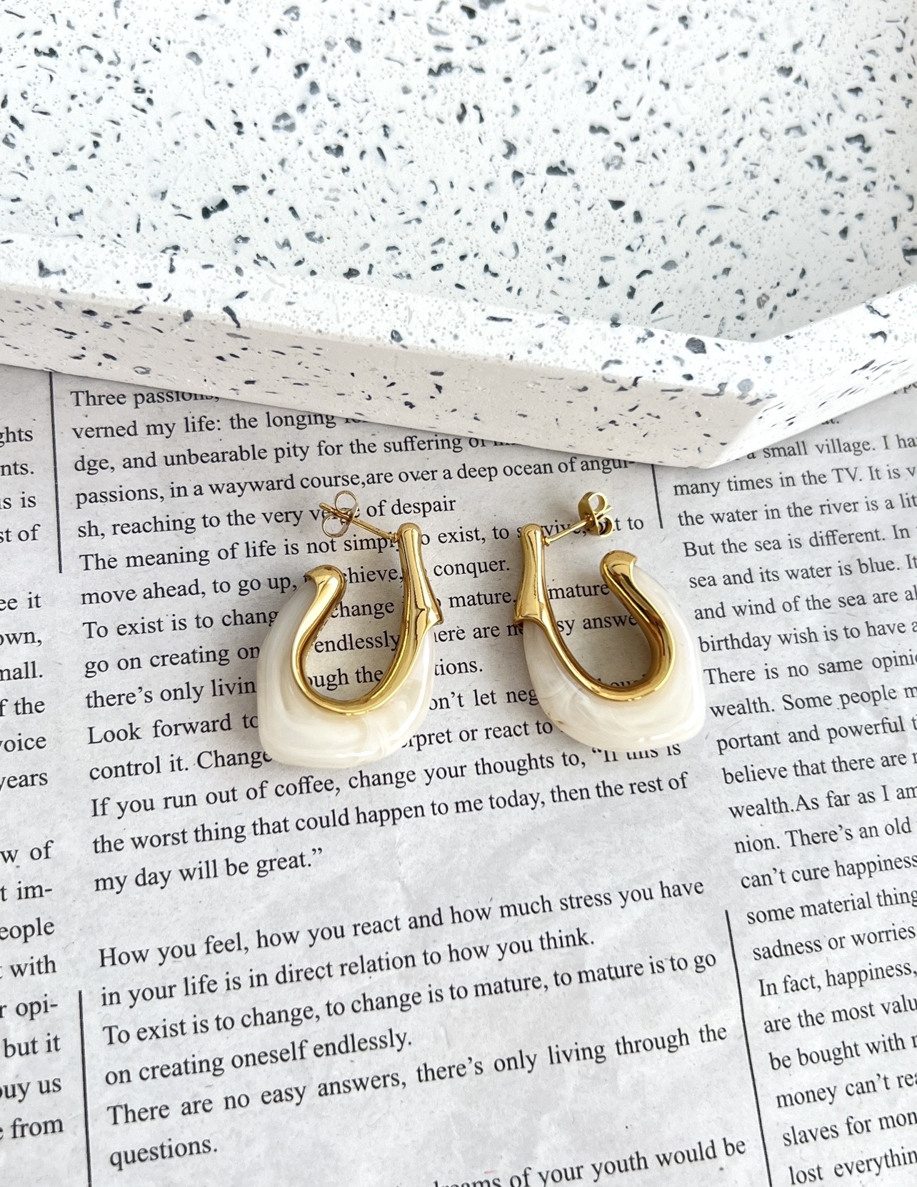 Screenshot Milky Earrings - Image 1