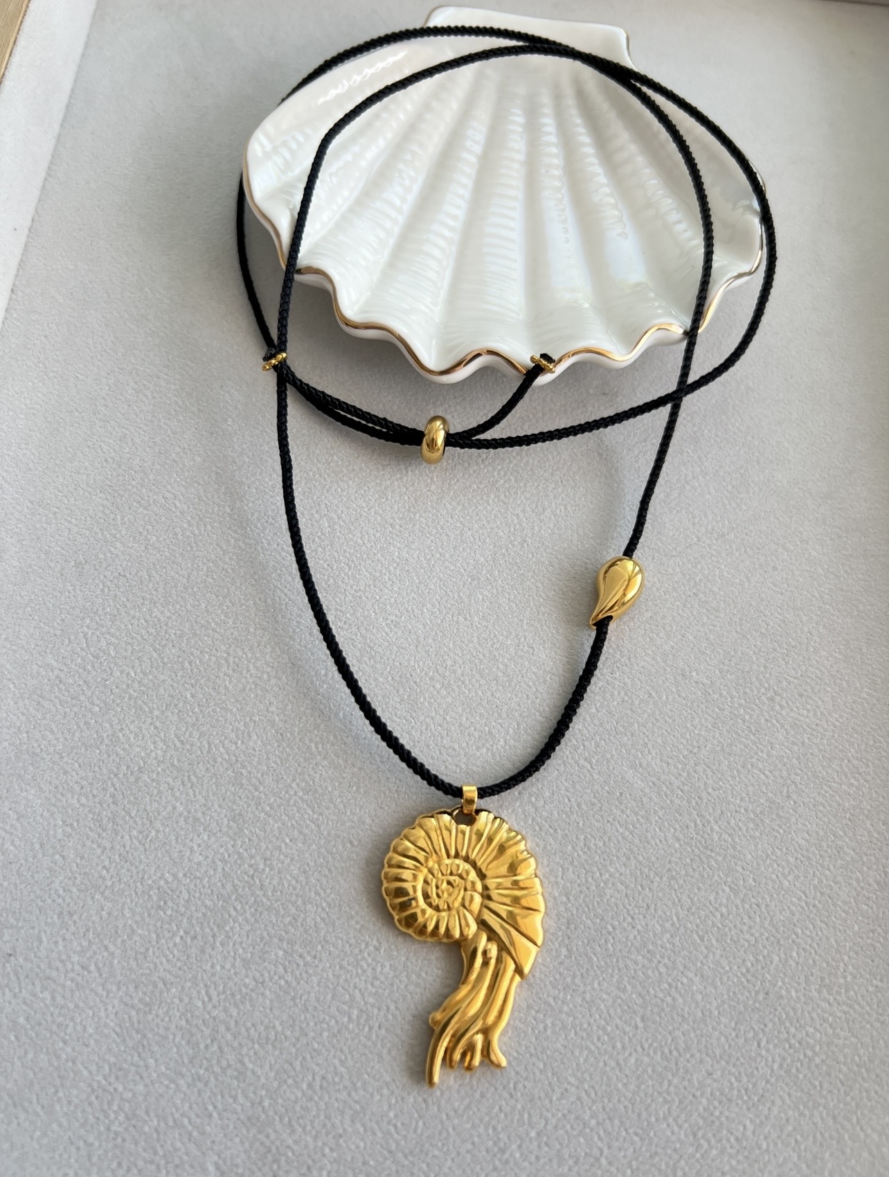 Screenshot Paloma Necklace - Image 1